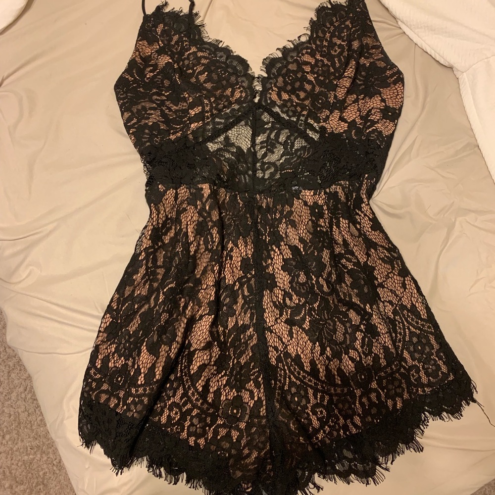 TOBI BLACK LACE ROMPER